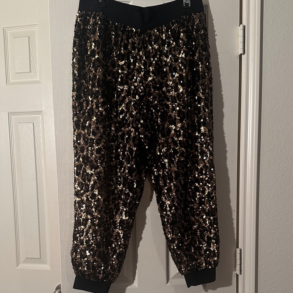 Alice + Olivia Black and Gold Sequin Ankle Pants
